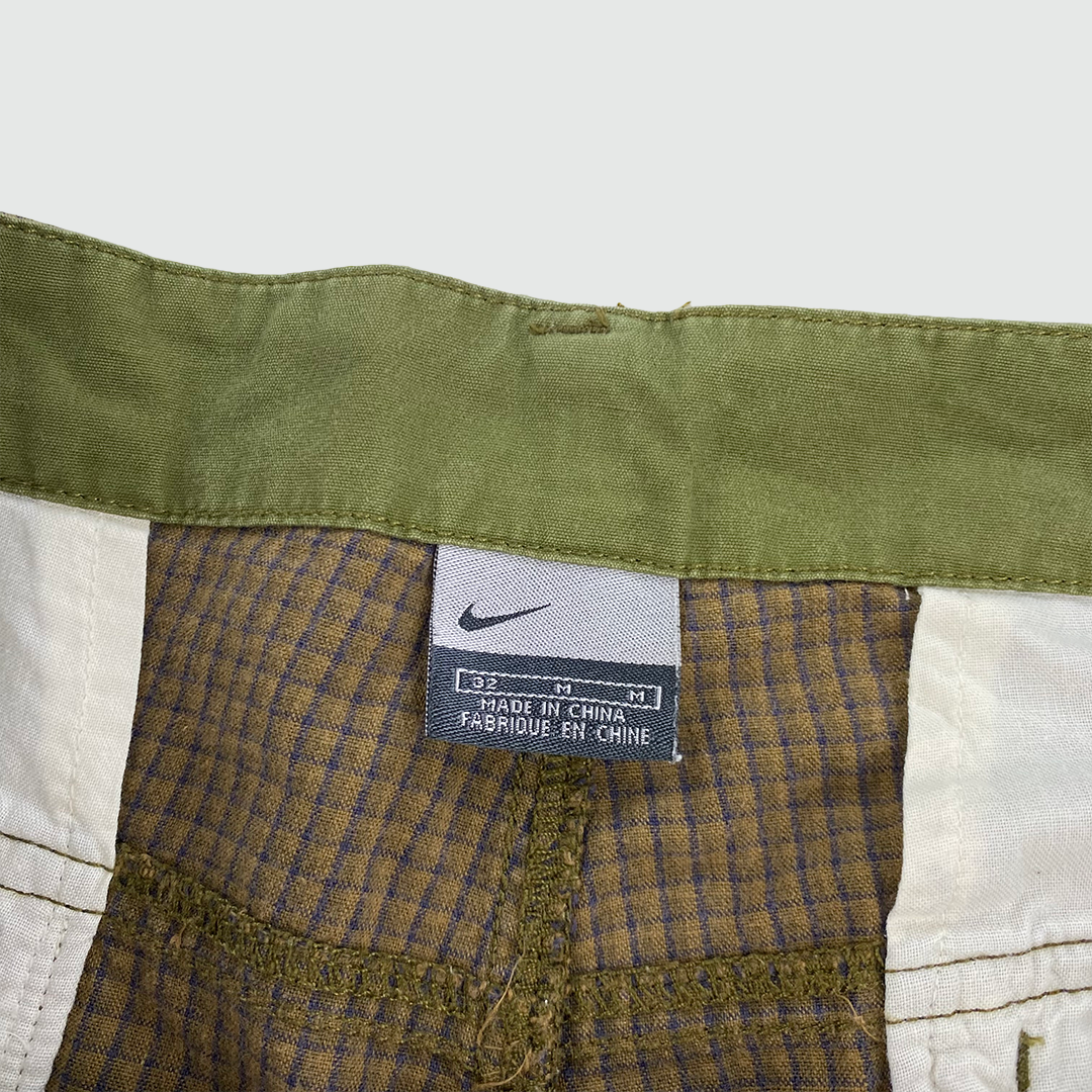 Nike Cargo Shorts (M)