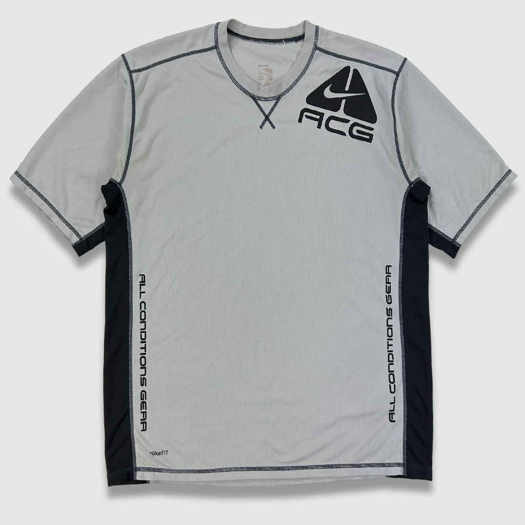 Nike ACG T Shirt (L)