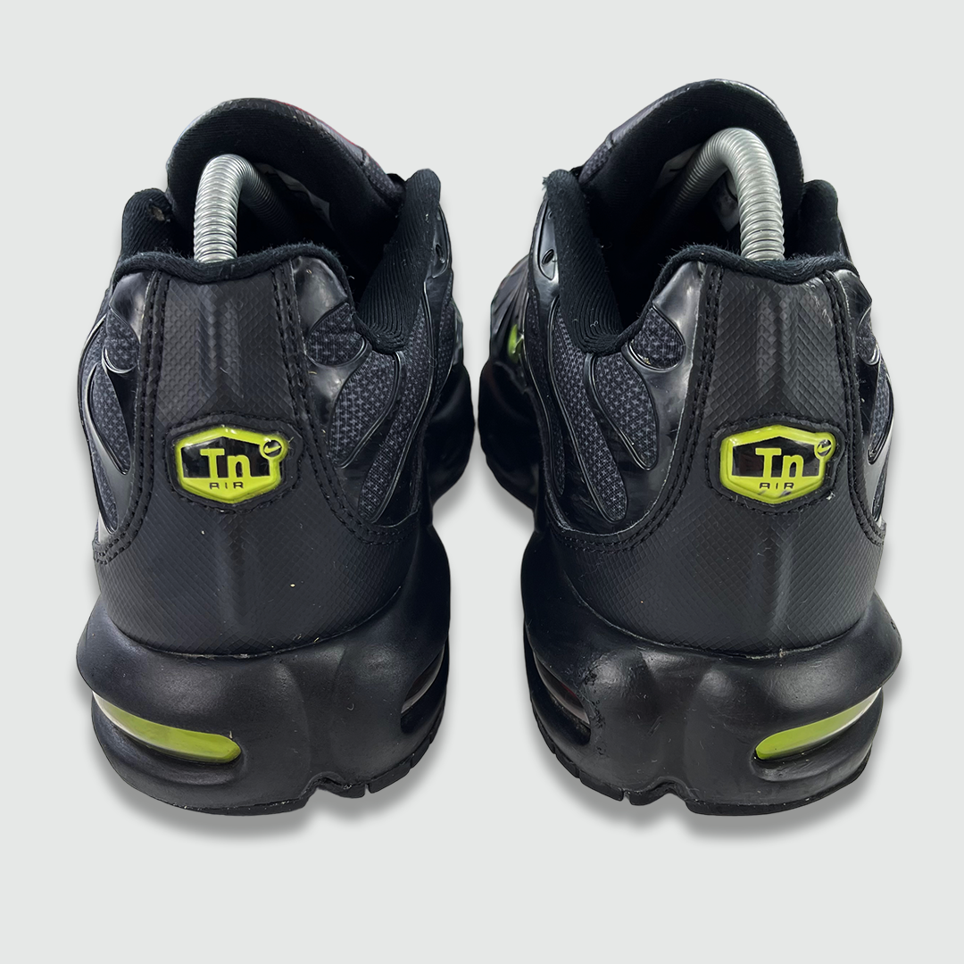 Air max 2024 plus night ops