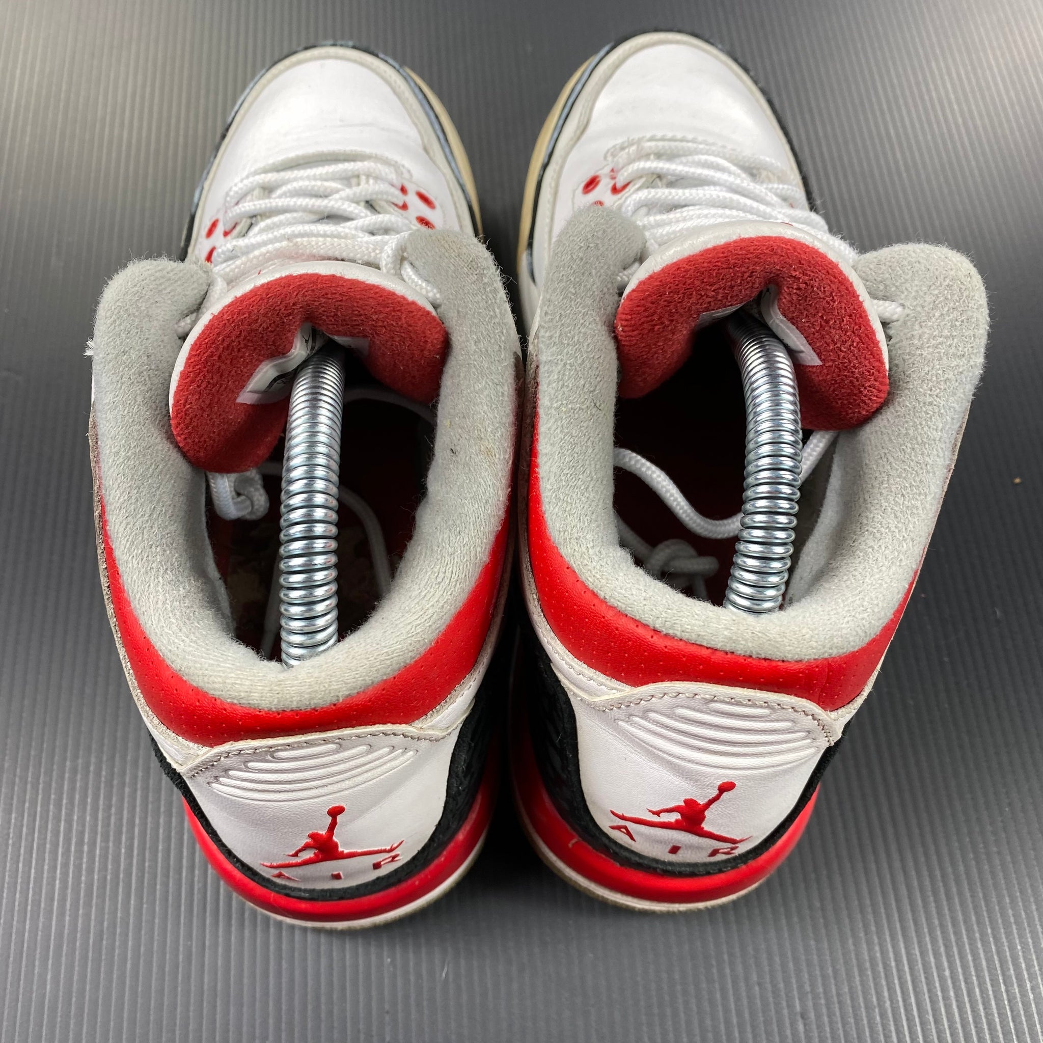 Nike Air Jordan 3 Fire Red (UK 5.5)