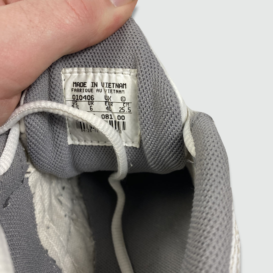Nike Air Trainers (SIZE 6)