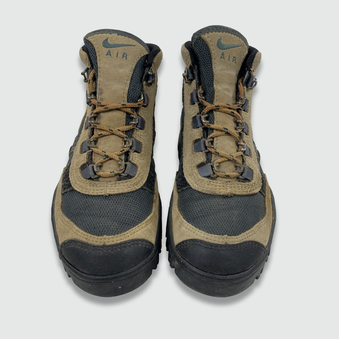 Nike ACG Walking Boots (SIZE 5.5)