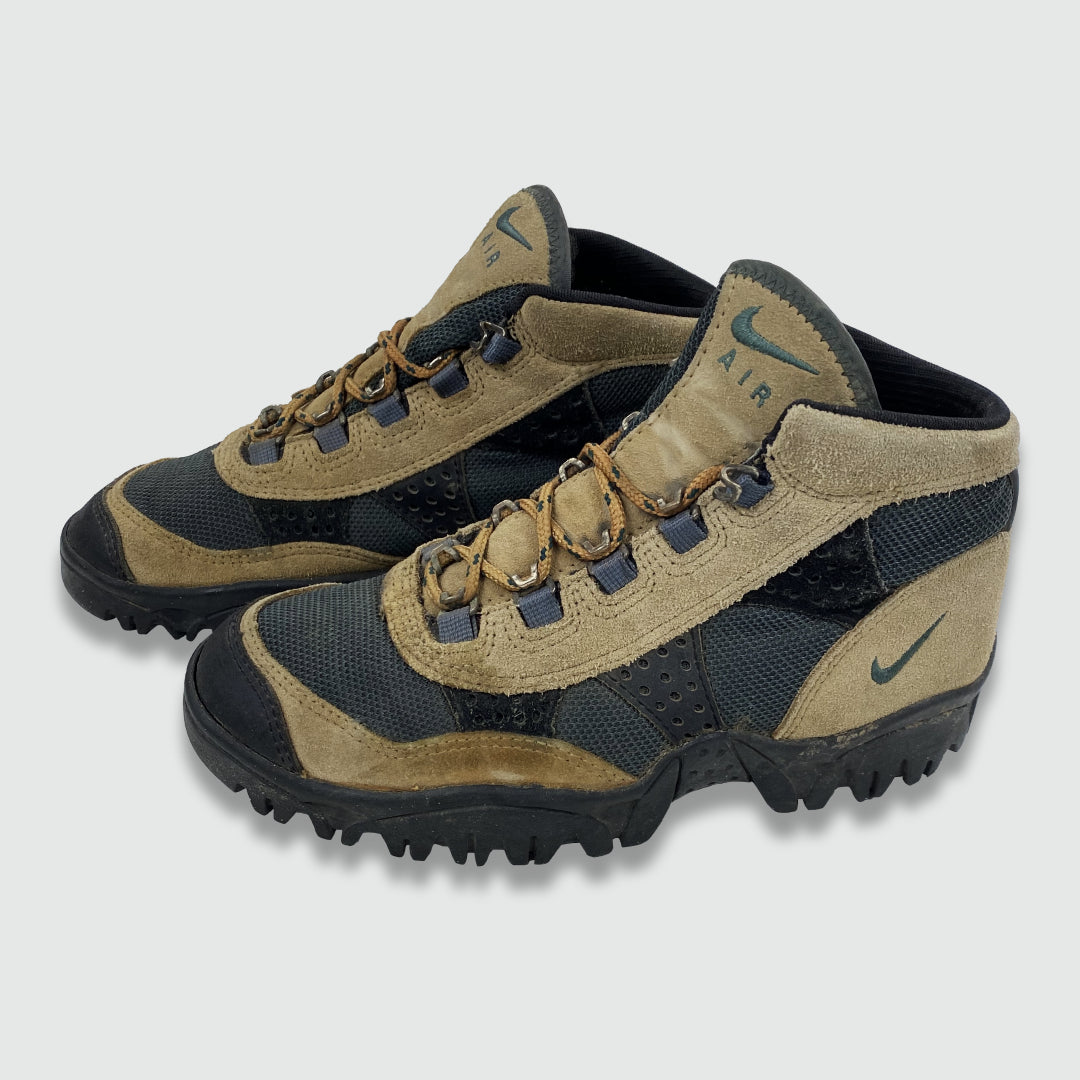 Nike ACG Walking Boots (SIZE 5.5)